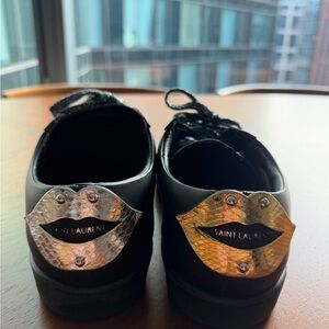 Saint Laurent Classic Lips Low-Top Sneakers black U.S. size 9, 42 EU